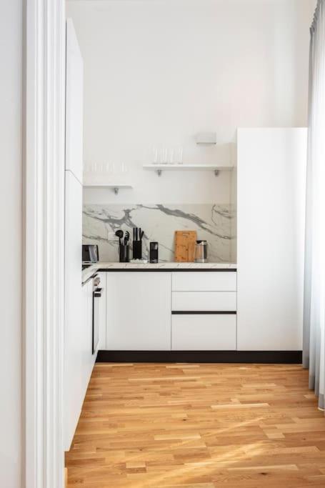 Sjr Luxury Apartment Trevi Fountain Roma Eksteriør bilde