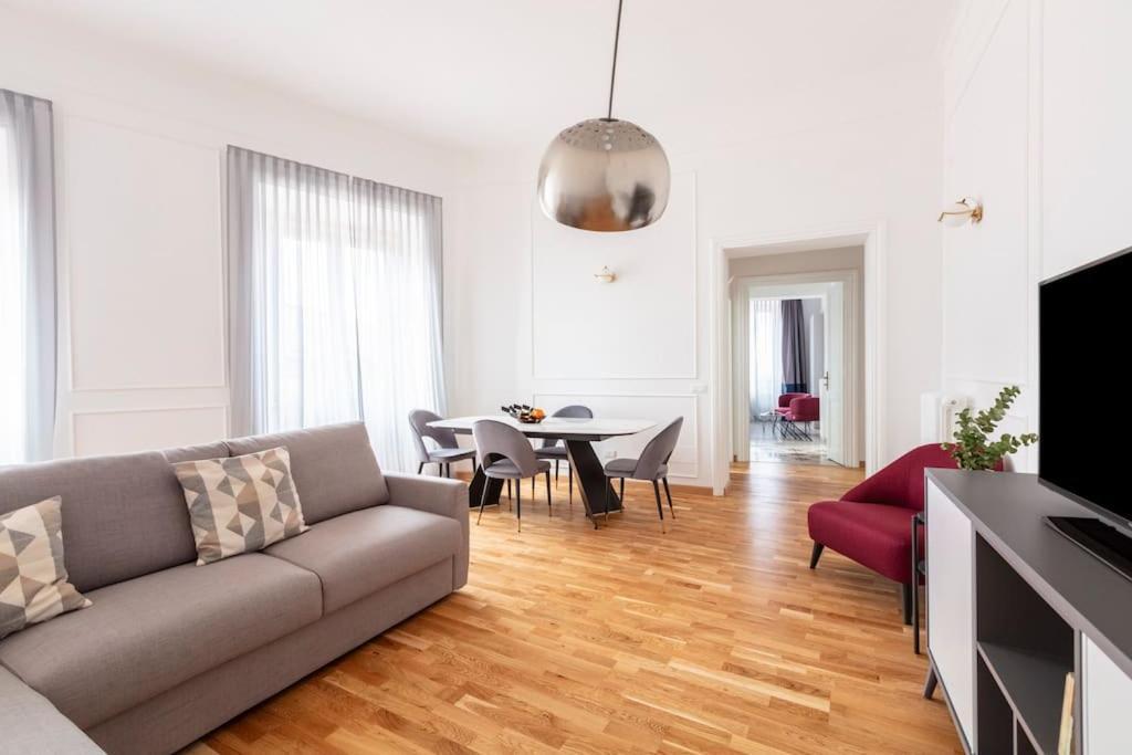Sjr Luxury Apartment Trevi Fountain Roma Eksteriør bilde
